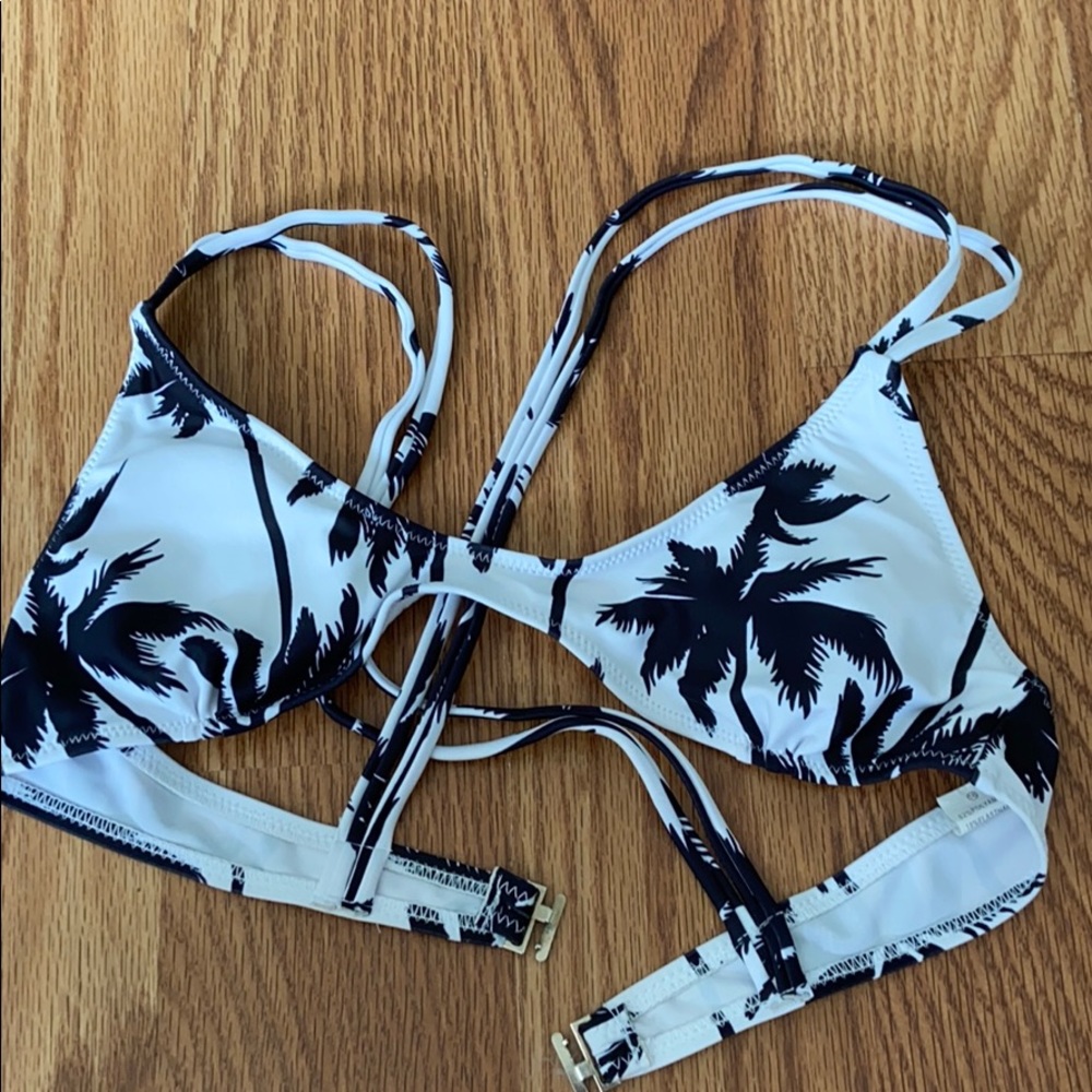 bathing suit top with pads